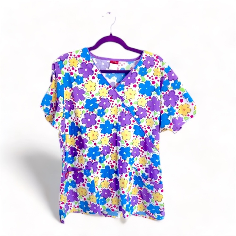Dickies Spring Floral V-Neck Scrub Top w Pockets (with tie back & synching) -Med